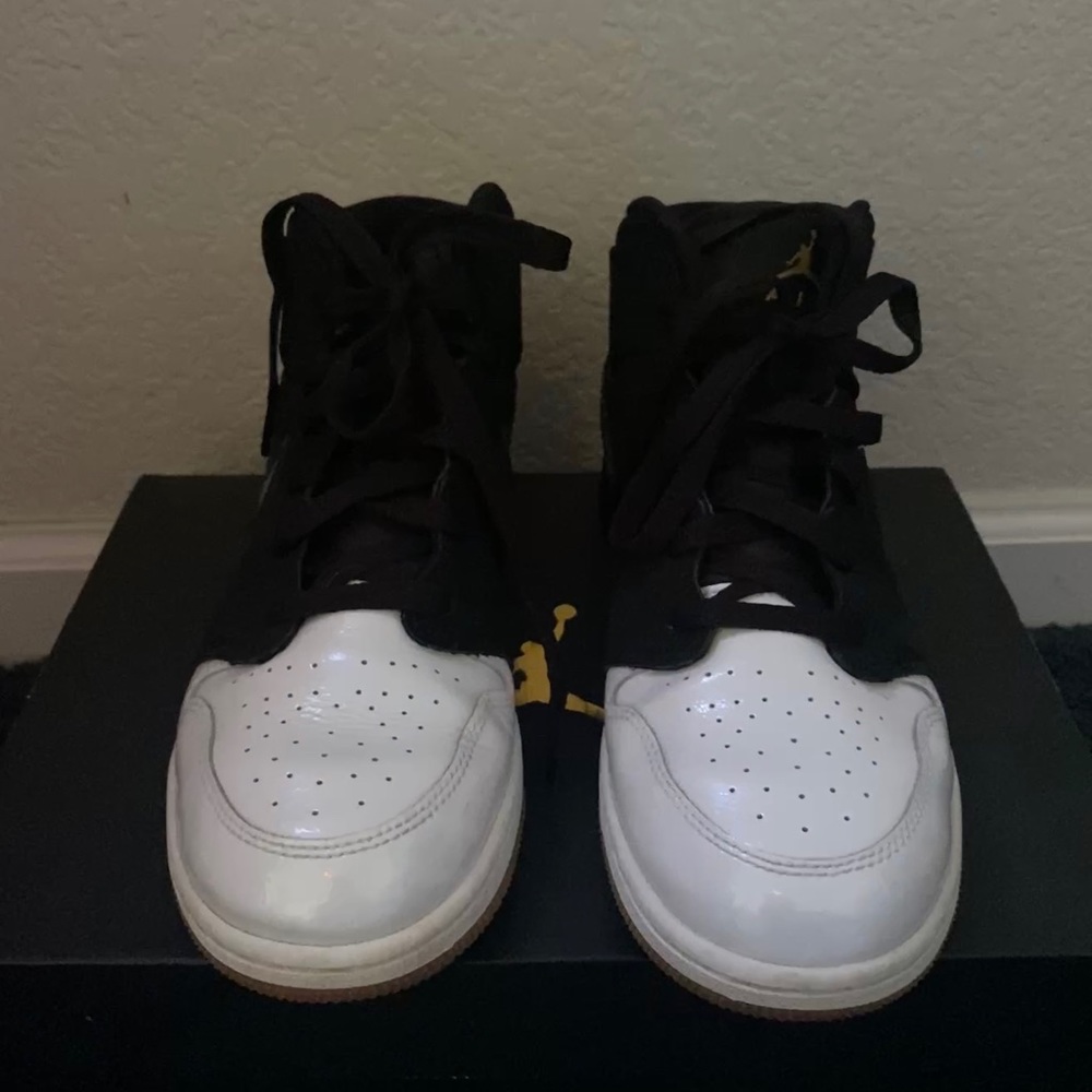 Air Jordan 1 MID GG